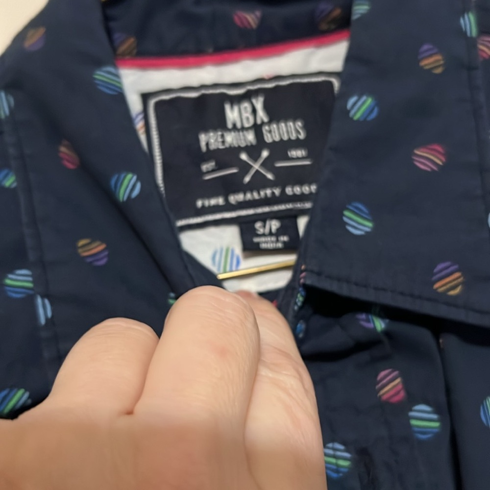 Mens small short sleeve button up! Great for Easter and spring - Picture 3 of 3